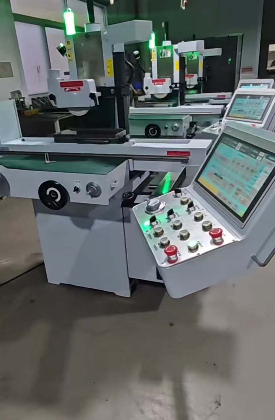 模具#自动磨床#精密模具#精密制造#机加工使用伟创VH系列总线PLC
